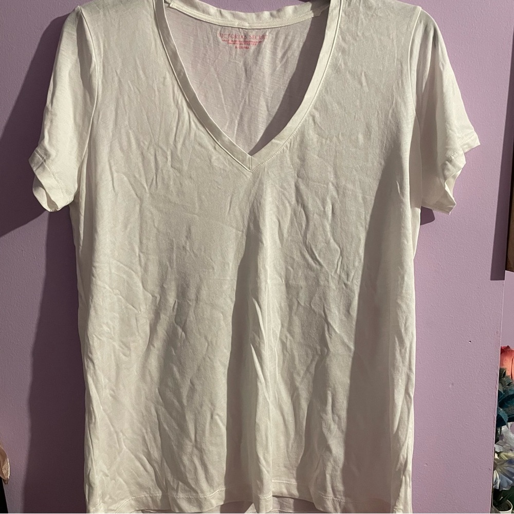VS new white V neck Top sleepwear size M.